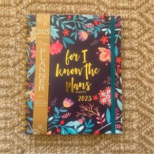NWT 2023 12 month desk planner